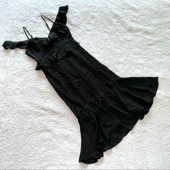 NWOT Lulus of Romance Black Lace Cold-Shoulder Midi Dress XSmall - Picture 2 of 9